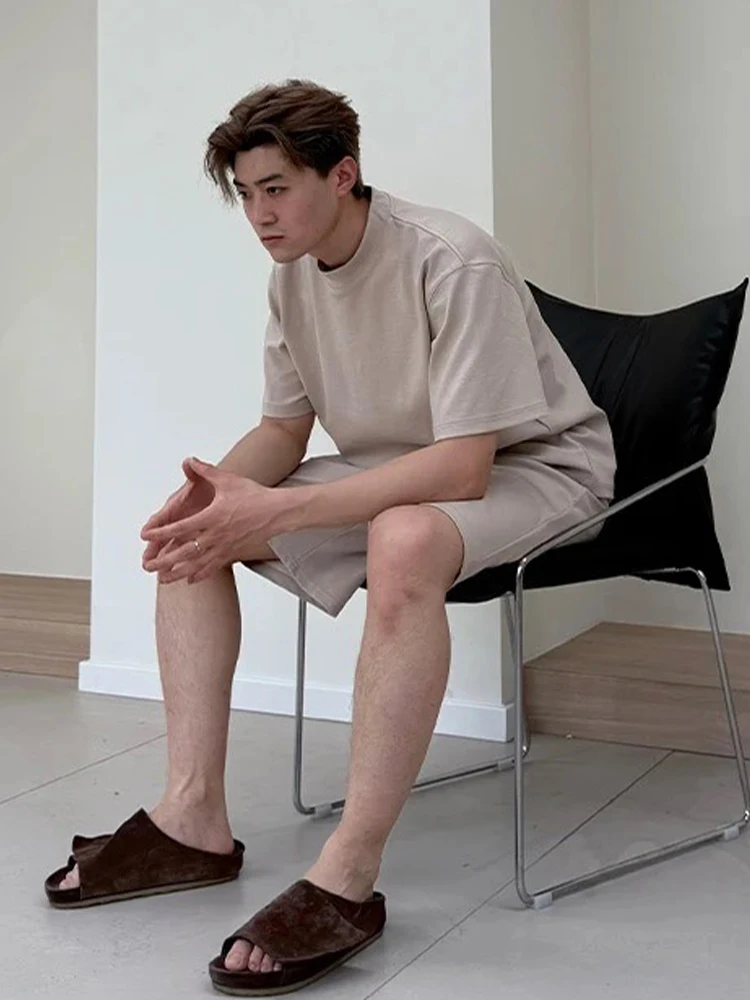 Loose Comfortable Men's Summer Sportswear Set Vintage American Style Short Sleeve T-Shirt And Shorts Casual Loose Fit Ensemble
Loose Comfortable Men's Summer Sportswear Set Vintage American Style Short Sleeve T-Shirt And Shorts Casual Loose Fit Ensemble