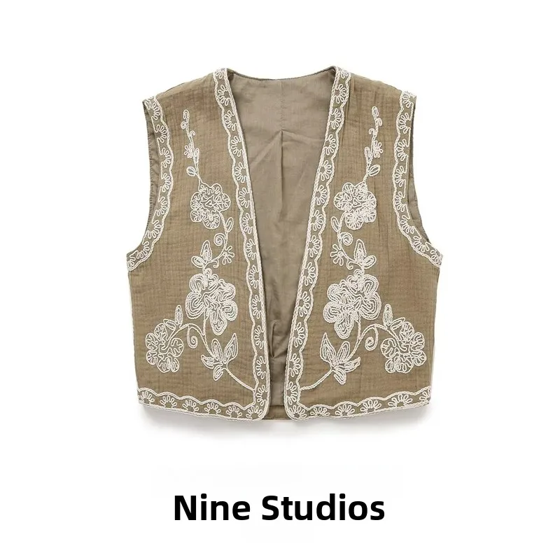 Casual Embroidered Short Sleeveless Vest Top Open Cardigan Women's Fashion Summer Cotton Blend Plant Floral Design V-Neck
Casual Embroidered Short Sleeveless Vest Top Open Cardigan Women's Fashion Summer Cotton Blend Plant Floral Design V-Neck