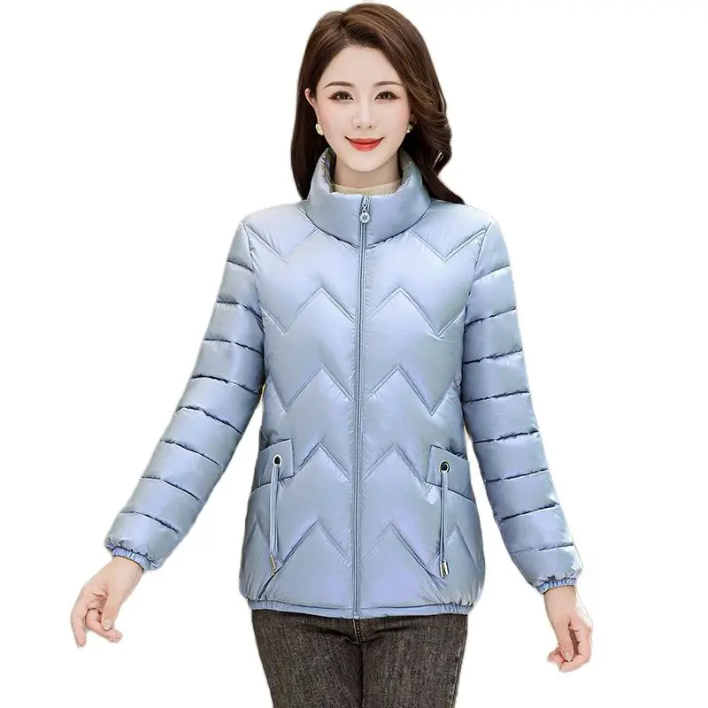 Short Stand Collar Winter Jackets 2022 New Light Women's Parka Slim Waist Pockets Drawstring Long Sleeve Casual Outwear Fashion
Short Stand Collar Winter Jackets 2022 New Light Women's Parka Slim Waist Pockets Drawstring Long Sleeve Casual Outwear Fashion