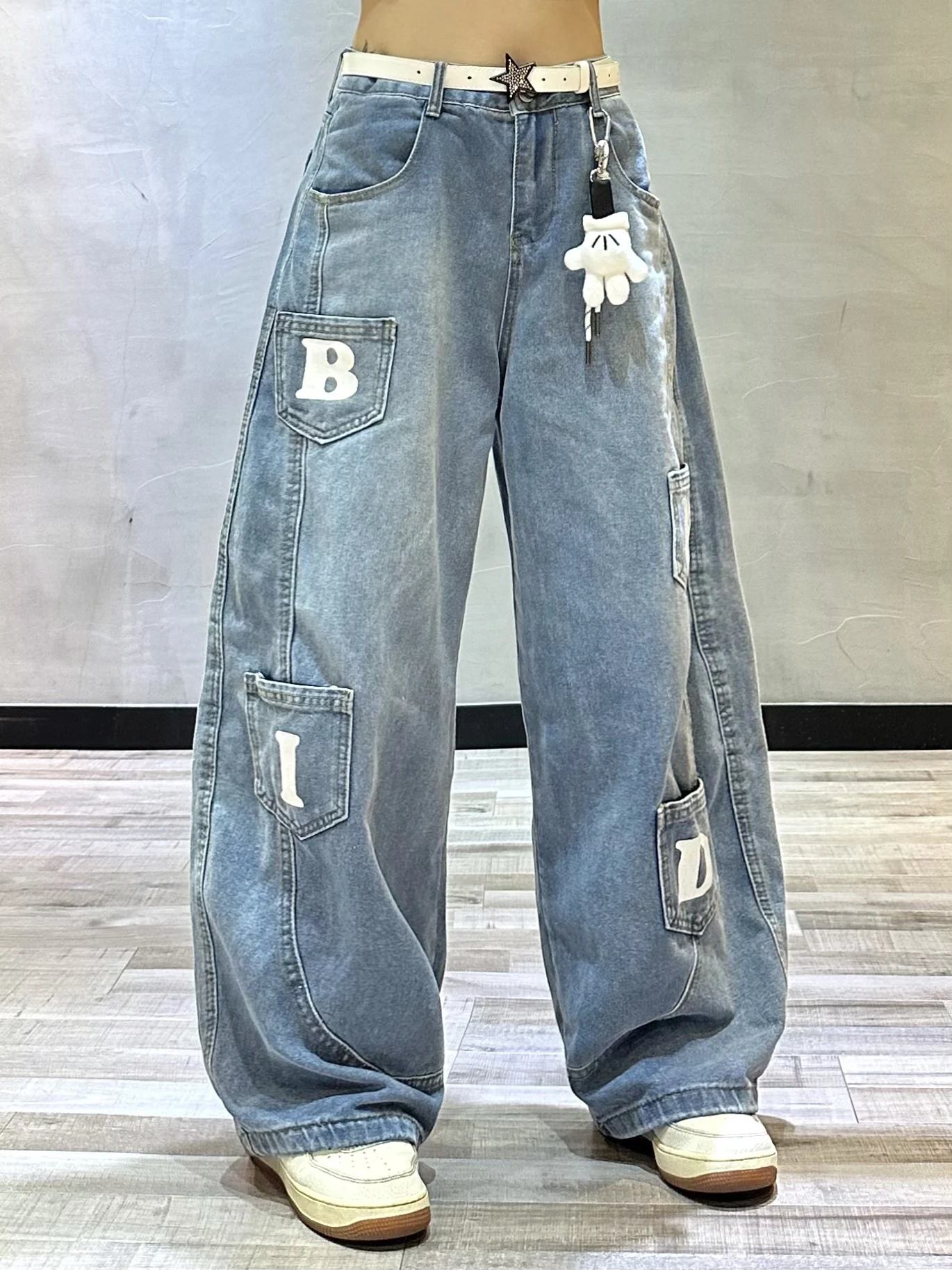 American Sle Loose Wide Leg Jeans Women's High Waist Long Pants Printed Letters Casual Comfortable Fit All Seasons Jeans
American Sle Loose Wide Leg Jeans Women's High Waist Long Pants Printed Letters Casual Comfortable Fit All Seasons Jeans