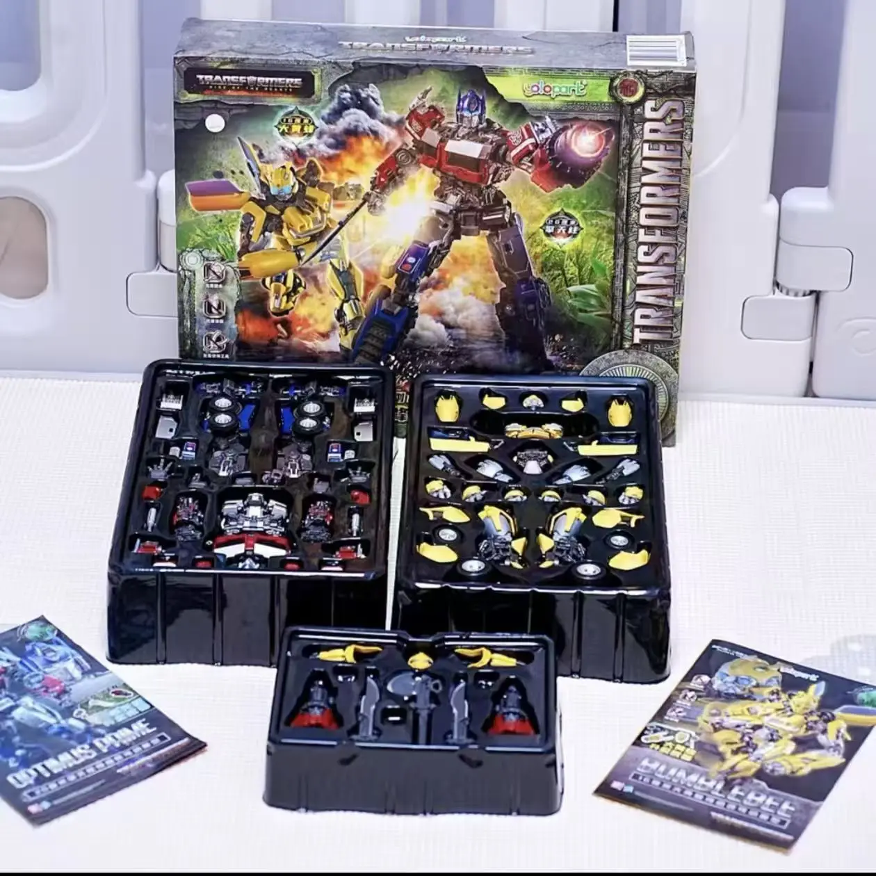 Optimus Prime Bumblebee model combination set height restores a brand new image Action Figure Toy Collectible Model Decoration
Optimus Prime Bumblebee model combination set height restores a brand new image Action Figure Toy Collectible Model Decoration