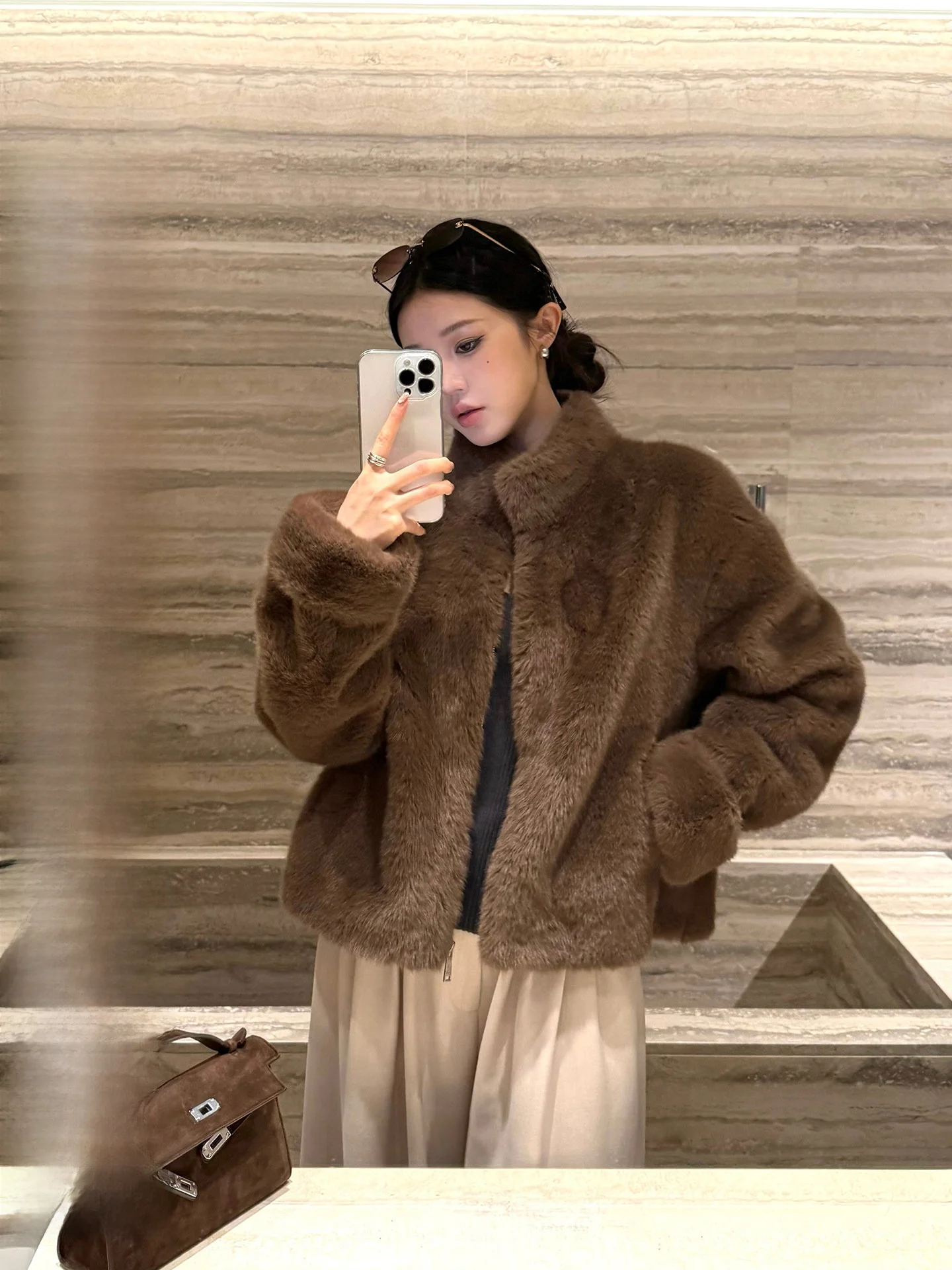 Женская осенне-зимняя куртка из меха ягненка Buleng, повседневная, приталенная, с длинными рукавами, короткое пальто из меха, молодежная мода
Женская осенне-зимняя куртка из меха ягненка Buleng, повседневная, приталенная, с длинными рукавами, короткое пальто из меха, молодежная мода