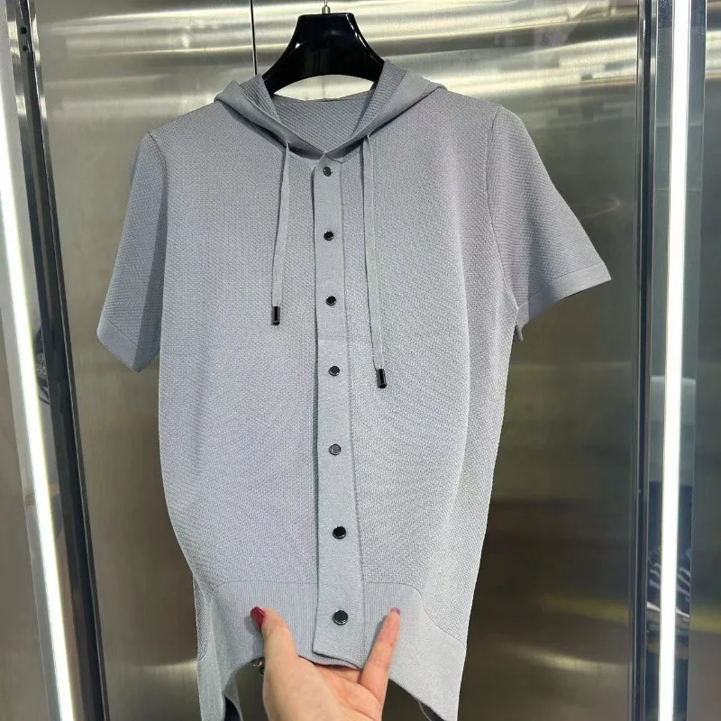 Summer new fashionable and casual solid color ice silk drawstring hooded knitted short sleeved shirt
Summer new fashionable and casual solid color ice silk drawstring hooded knitted short sleeved shirt