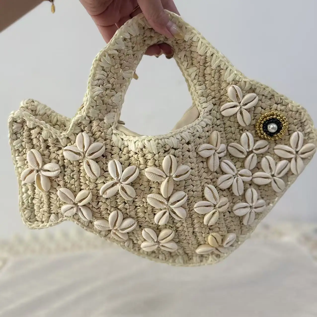 Summer Vacation Boho Style Fish Shaped Straw Tote Bag with Natural Shell Flower Embellishments Summer Beach Handbag for Women
Summer Vacation Boho Style Fish Shaped Straw Tote Bag with Natural Shell Flower Embellishments Summer Beach Handbag for Women