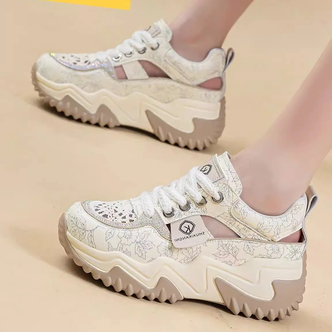 Women's High-Heel Sandals Breathable Mesh Upgraded Version of Dad's Shoes Hollow out Design Leather Slip-On Casual Shoes
Women's High-Heel Sandals Breathable Mesh Upgraded Version of Dad's Shoes Hollow out Design Leather Slip-On Casual Shoes
