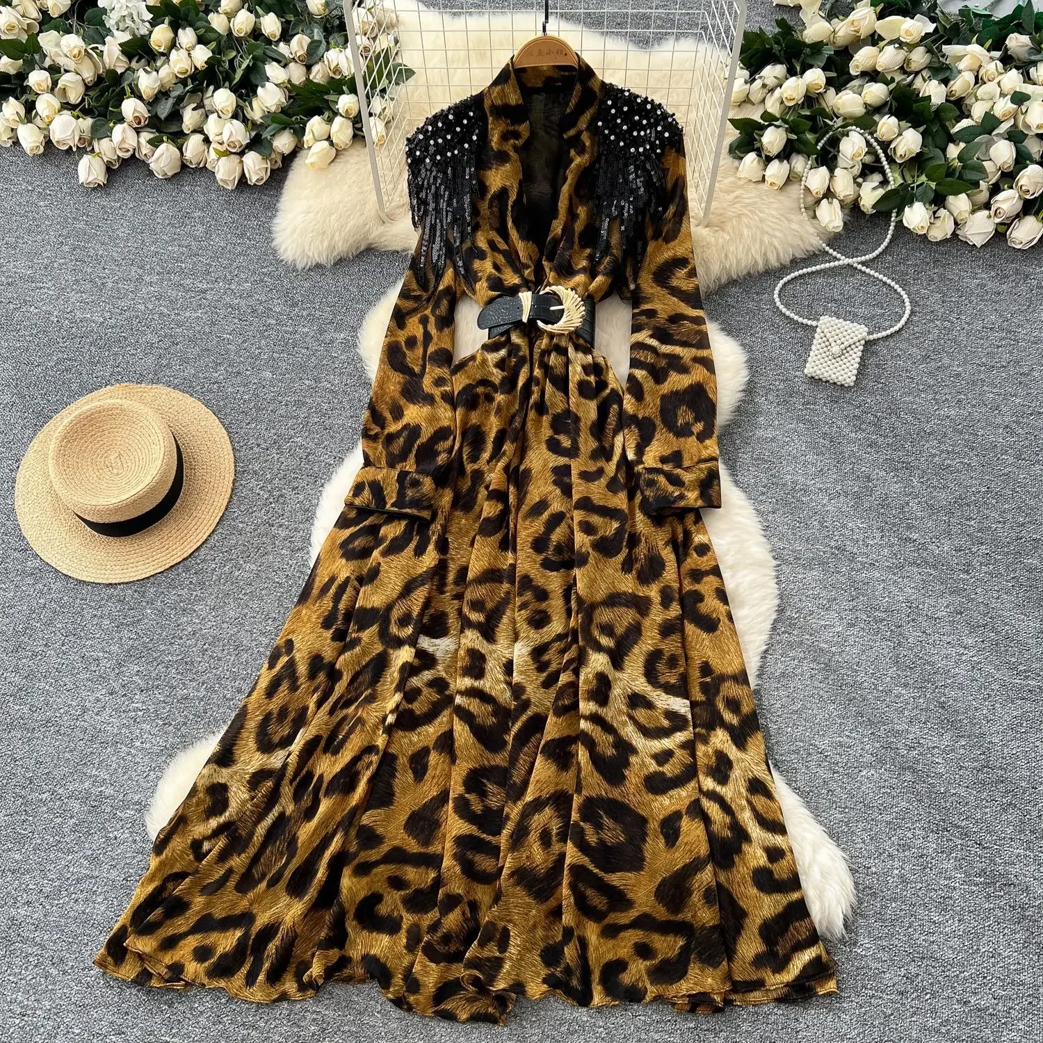 Full Dress Women Party Dresses Leopard Print Sequins Diamonds V Neck Belt Tight Waist Maxi Gown 2025 Autumn Vestidos A Line
Full Dress Women Party Dresses Leopard Print Sequins Diamonds V Neck Belt Tight Waist Maxi Gown 2025 Autumn Vestidos A Line