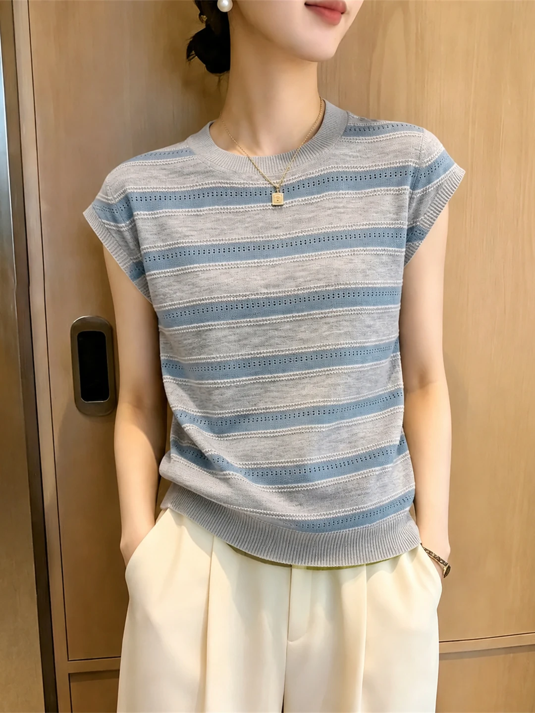 Korean Style Striped Ice Silk Knitted round Neck Top Color Block Casual Summer Fashionable Short Sleeve Women's Shirt
Korean Style Striped Ice Silk Knitted round Neck Top Color Block Casual Summer Fashionable Short Sleeve Women's Shirt