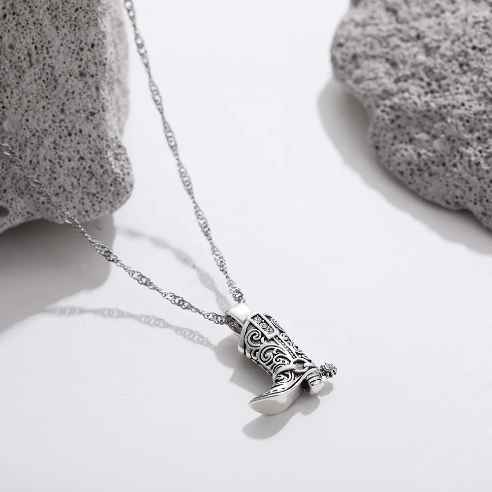 2025 Popular Gold Pattern Denim Boots Pendant Necklace Silver Stainless Steel Thin Chain Necklace for Women Birthday Jewelry
2025 Popular Gold Pattern Denim Boots Pendant Necklace Silver Stainless Steel Thin Chain Necklace for Women Birthday Jewelry