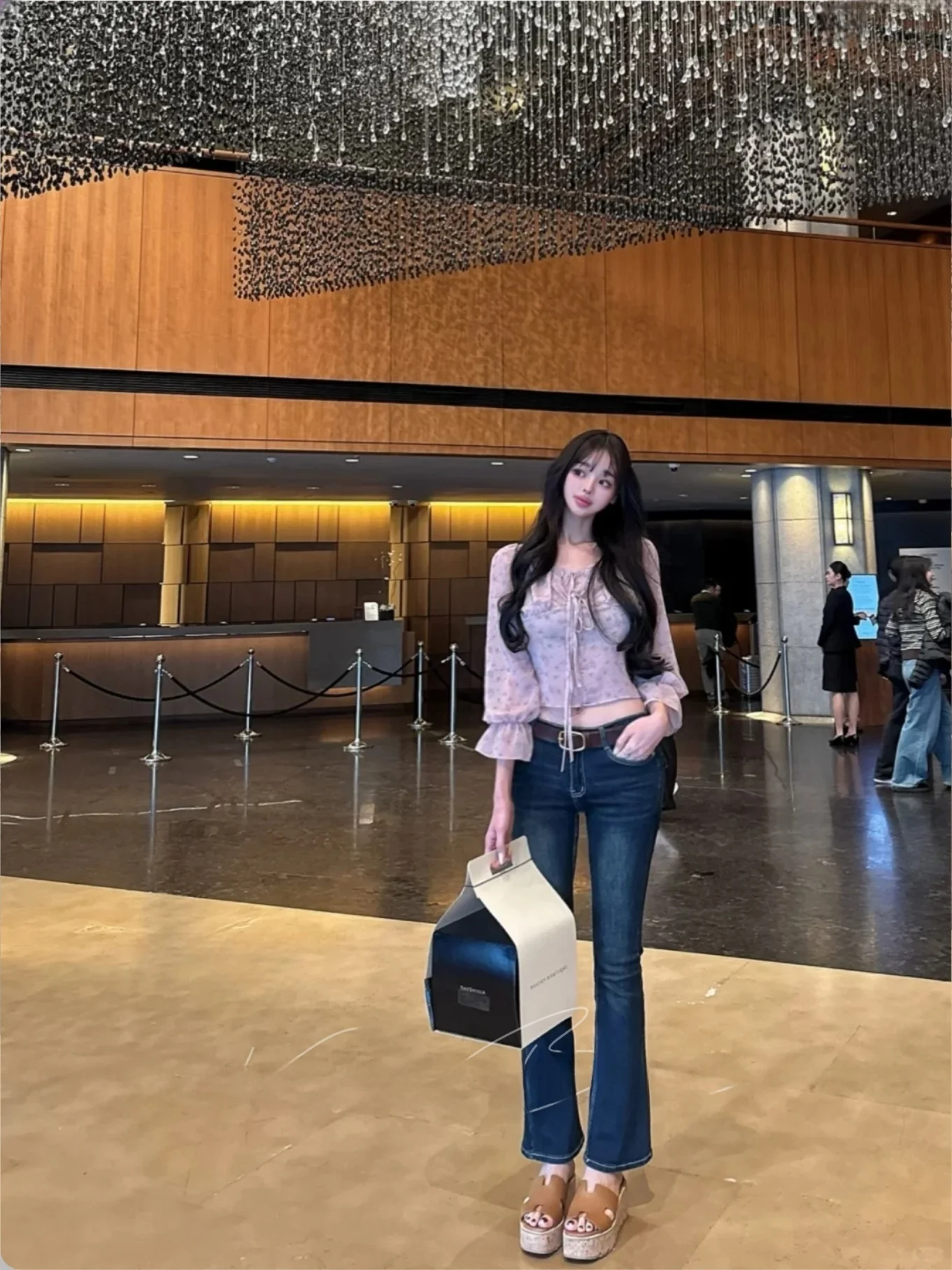 Low Waist Slim Fit Denim Jeans High Elasticity Self-Breasted Cross Pad Micro Flared Floor-Length Pants Korean Style Ladies
Low Waist Slim Fit Denim Jeans High Elasticity Self-Breasted Cross Pad Micro Flared Floor-Length Pants Korean Style Ladies