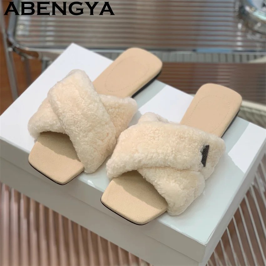 Summer Luxury Open Toe Wool loafers Slippers for Women Comfort Fluffy Fur Mules Flat Slippers Woman Casual Fashion Punk Slippers
Summer Luxury Open Toe Wool loafers Slippers for Women Comfort Fluffy Fur Mules Flat Slippers Woman Casual Fashion Punk Slippers