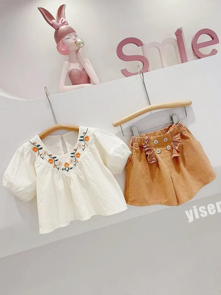 Корейский летний наряд для девочек, Новое поступление 2025, вышитая кукла, набор из двух предметов, модный материал из смеси хлопка
Корейский летний наряд для девочек, Новое поступление 2025, вышитая кукла, набор из двух предметов, модный материал из смеси хлопка