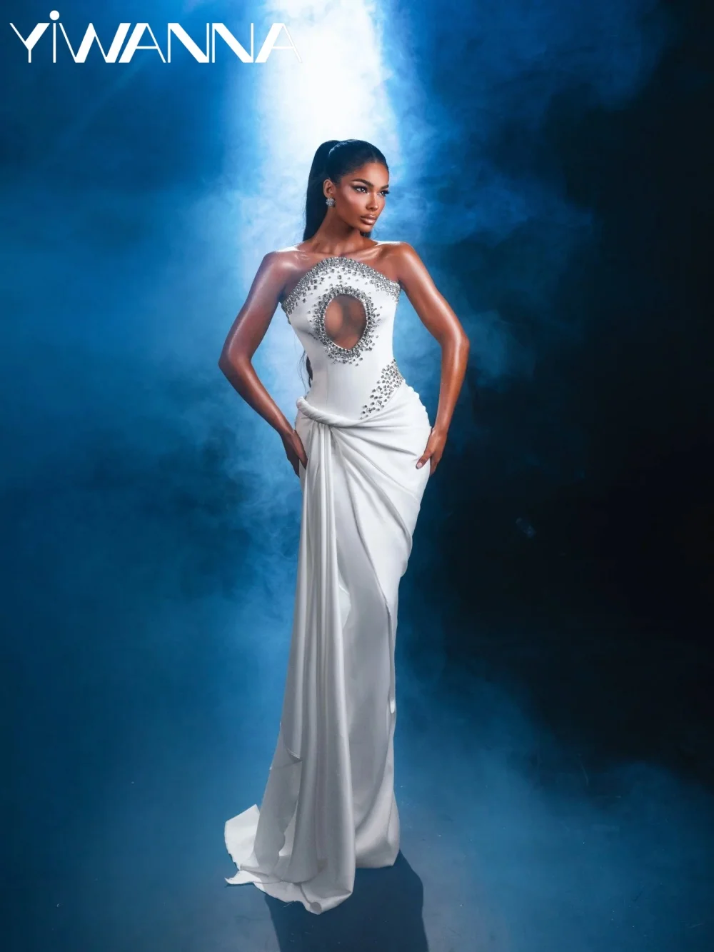 Pleated Satin Silver Crystal Wedding Dress Opulent Elegant Sheath Long Bridal Gown 2026 Customized Strapless Dresses For Bride
Pleated Satin Silver Crystal Wedding Dress Opulent Elegant Sheath Long Bridal Gown 2026 Customized Strapless Dresses For Bride