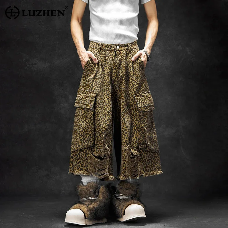 LUZHEN Summer Original Leopard Print Multi Pockets Design Loose Cargo Cropped Trousers Men 2025 New Trendy Street Shorts JY1617
LUZHEN Summer Original Leopard Print Multi Pockets Design Loose Cargo Cropped Trousers Men 2025 New Trendy Street Shorts JY1617
