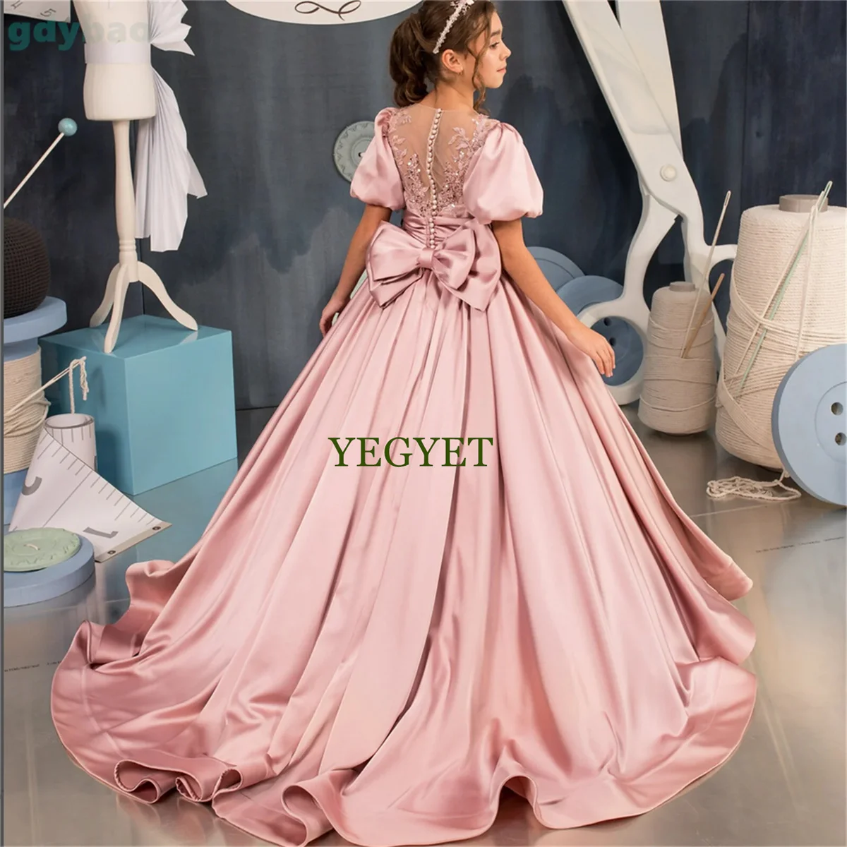 CustomizedPink Satin Flower Girl Dress For Wedding Puffy Applique Short Sleeves Floor Length With Bow Birthday Party First Commu
CustomizedPink Satin Flower Girl Dress For Wedding Puffy Applique Short Sleeves Floor Length With Bow Birthday Party First Commu