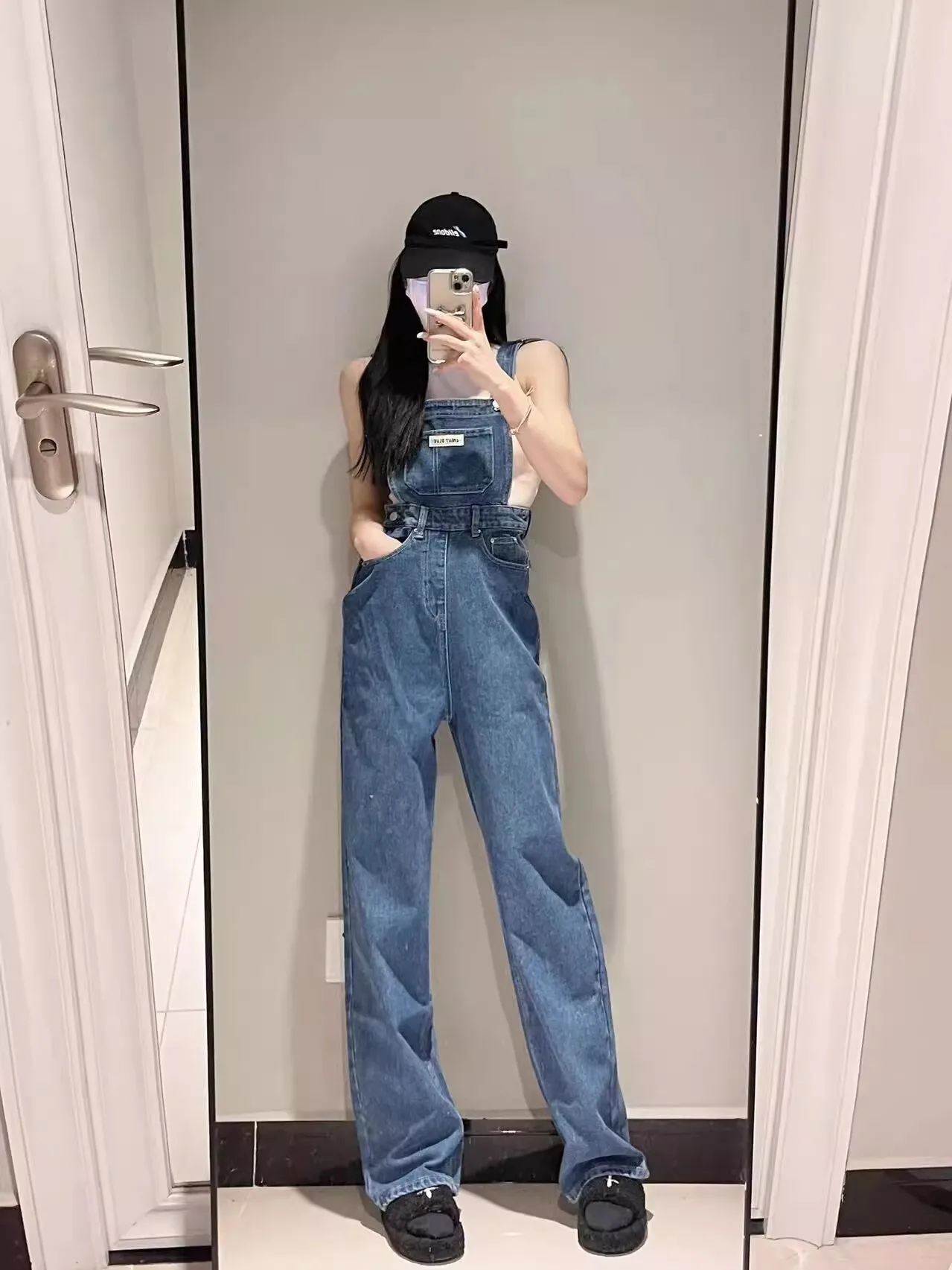 Trendy Women's Denim Overalls Loose Wide Leg High Waist Long Pants Slimming Effect Korean Style plus Size Casual Jeans
Trendy Women's Denim Overalls Loose Wide Leg High Waist Long Pants Slimming Effect Korean Style plus Size Casual Jeans