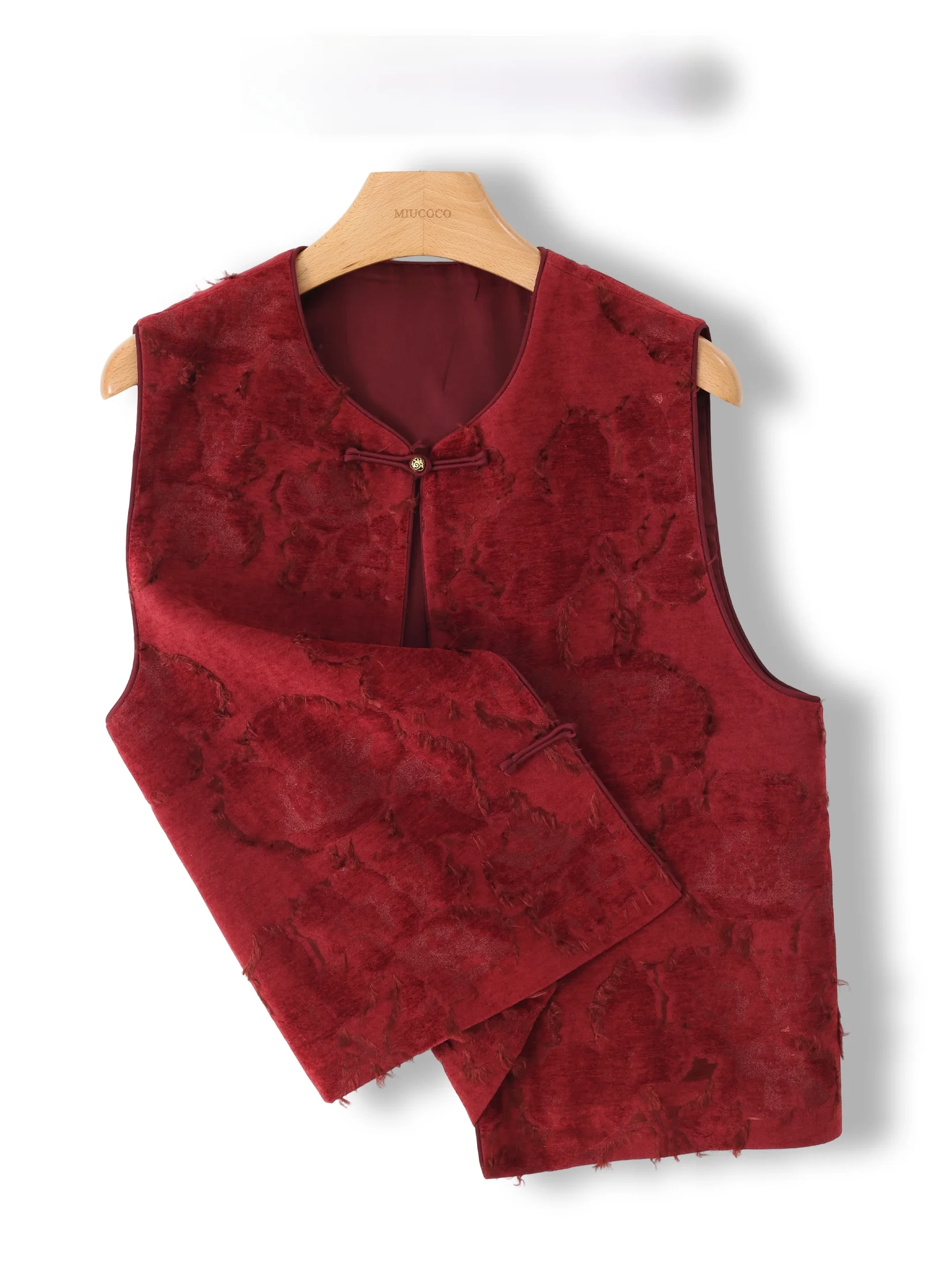 Red Chinese Style Women's Jacket Embroidered V-neck Loose Fit Outerwear New Year's Fashion Trend National Style Backless Top
Red Chinese Style Women's Jacket Embroidered V-neck Loose Fit Outerwear New Year's Fashion Trend National Style Backless Top