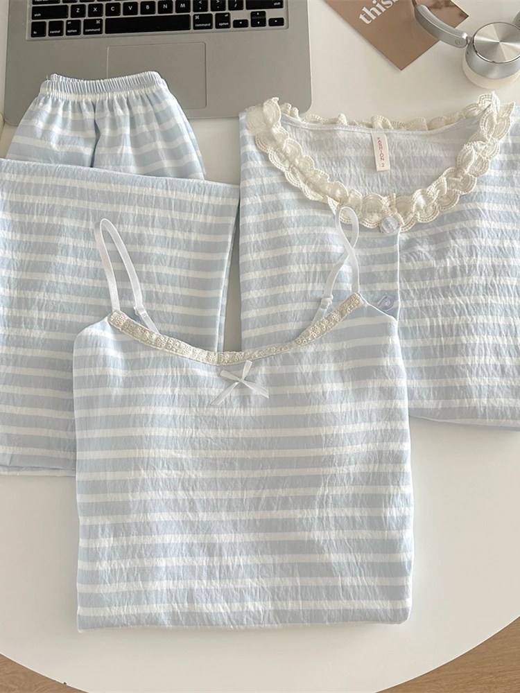 Korean Stripe Lace Trim Nightgown Women's Summer Pure Desire Sweet Home Clothes Three-piece Set Long Sleeve V-neck Sleepwear
Korean Stripe Lace Trim Nightgown Women's Summer Pure Desire Sweet Home Clothes Three-piece Set Long Sleeve V-neck Sleepwear