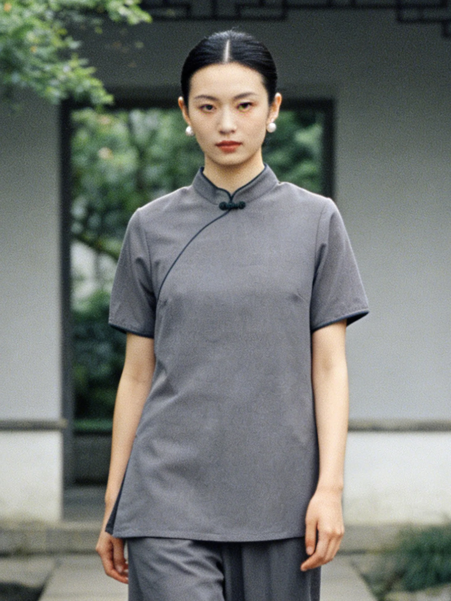 New Chinese Style Tea Costume Top Slanted Collar Mid-Length Slimming Improved Cotton Short Sleeve Stand Collar
New Chinese Style Tea Costume Top Slanted Collar Mid-Length Slimming Improved Cotton Short Sleeve Stand Collar