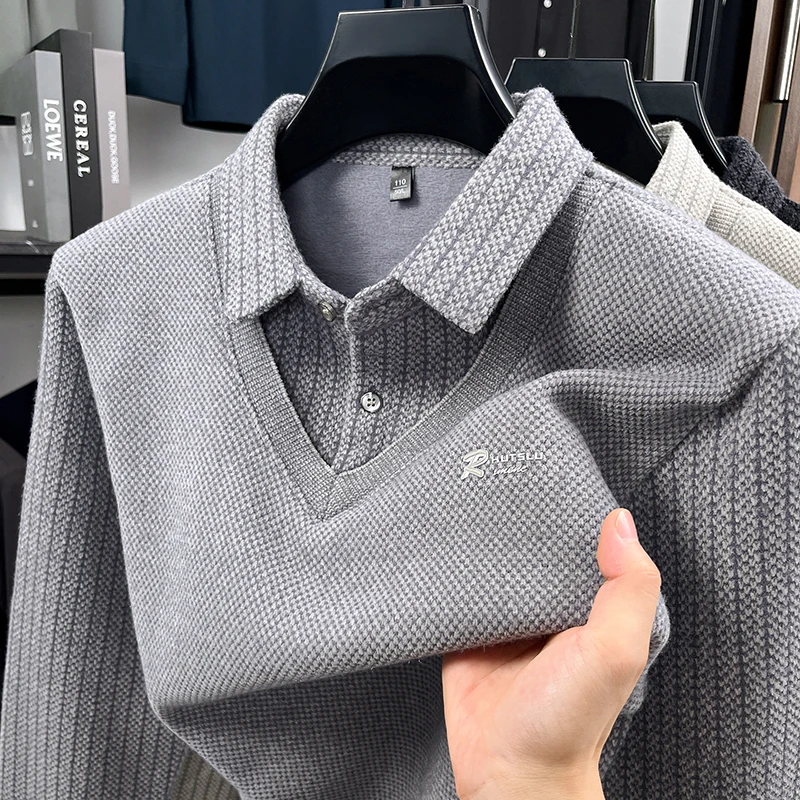 Высококачественная марка Ложные два пункта мужских трикотажных свитера роскошные буквы тиснением утолщенные плюшевые теплые полосатые перевернутый воротник рекреационный джемпер.
Высококачественная марка Ложные два пункта мужских трикотажных свитера роскошные буквы тиснением утолщенные плюшевые теплые полосатые перевернутый воротник рекреационный джемпер.