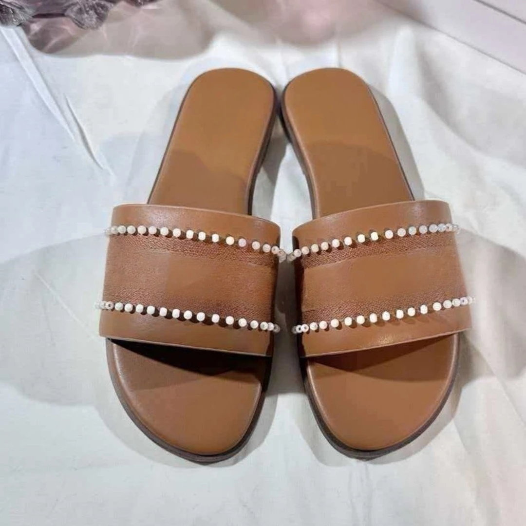 2026 Summer New Women's Handmade Pearl Embroidery Flat Slides Letter Print Casual Outdoor Beach Slippers Elegant Sandals
2026 Summer New Women's Handmade Pearl Embroidery Flat Slides Letter Print Casual Outdoor Beach Slippers Elegant Sandals