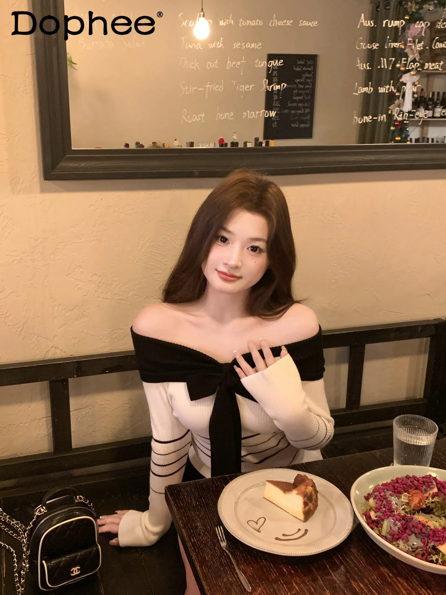 2026 Spring New Japanese Style Sweet Girl Striped Off-Shoulder Women's Knit Sweater Pure and Alluring Slim Fit Off-Shoulder Top
2026 Spring New Japanese Style Sweet Girl Striped Off-Shoulder Women's Knit Sweater Pure and Alluring Slim Fit Off-Shoulder Top