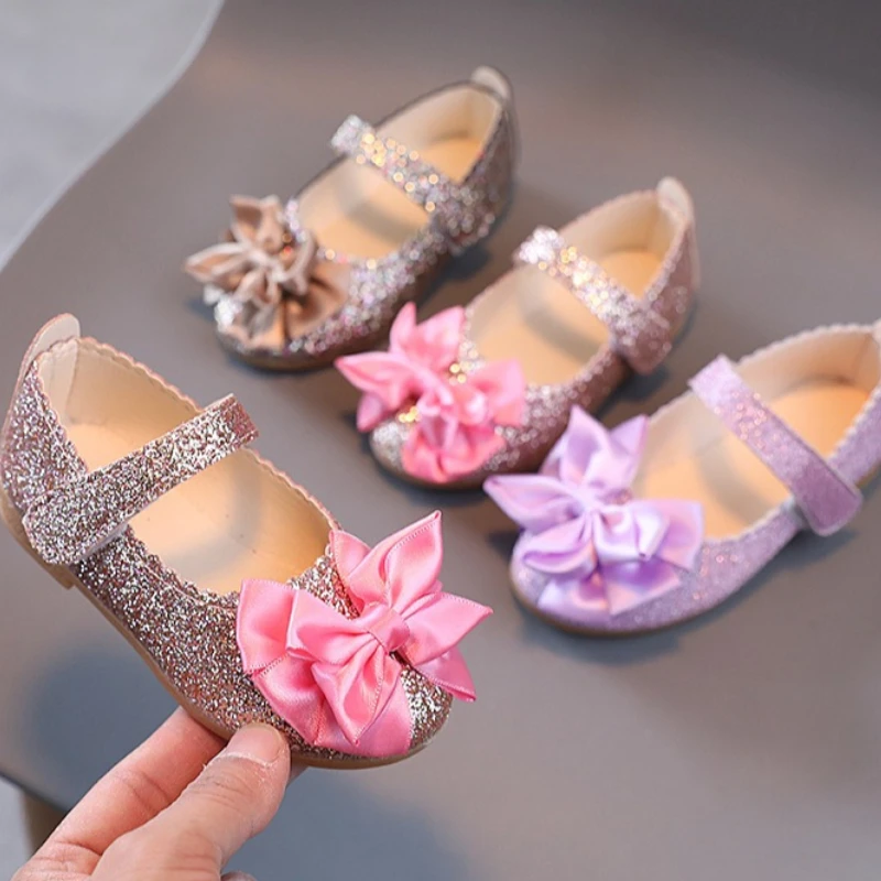 Child PrincessShoe2026Spring New Korean EditionGirlSoft Bottom BowShoeFashionGirl Anti Slip Student Campus Versatile WalkingShoe
Child PrincessShoe2026Spring New Korean EditionGirlSoft Bottom BowShoeFashionGirl Anti Slip Student Campus Versatile WalkingShoe