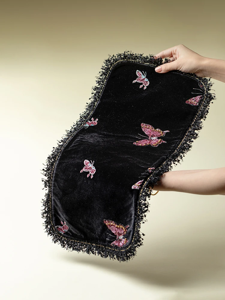 Creative Silk Velvet Cloth Art Combination Gongfu Tea Set Portable Camping Tea Table Mat Handbag Carrying Case
Creative Silk Velvet Cloth Art Combination Gongfu Tea Set Portable Camping Tea Table Mat Handbag Carrying Case