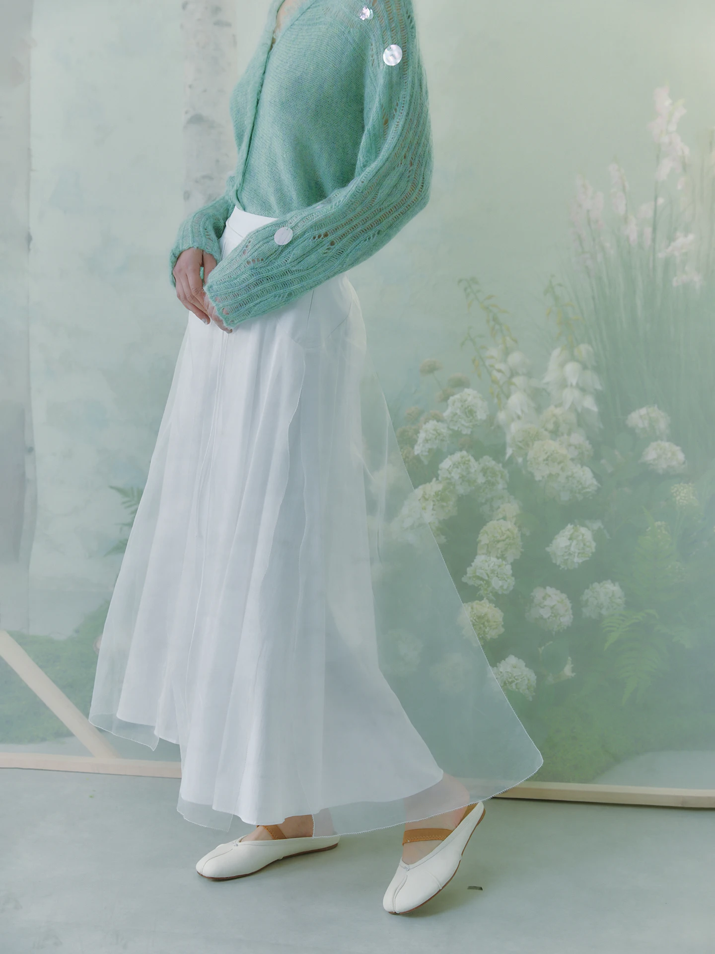 Double Layer A-Line Skirt with Wind between Skirts Thin Gauze Layered Sensation Two Colors Midi Skirt for Women
Double Layer A-Line Skirt with Wind between Skirts Thin Gauze Layered Sensation Two Colors Midi Skirt for Women