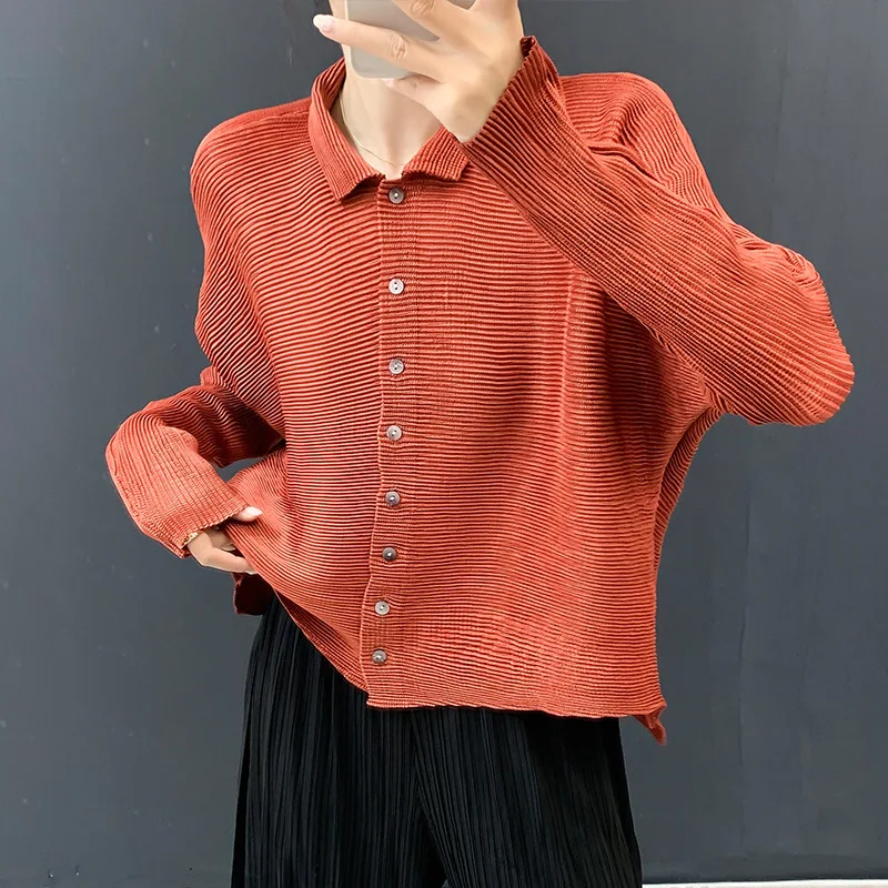 Куртка с морщинистым воротником на осень 2024, новый высококачественный стиль, свободный крой, модный легкий однотонный кардиган для похудения, женский топ 
Куртка с морщинистым воротником на осень 2024, новый высококачественный стиль, свободный крой, модный легкий однотонный кардиган для похудения, женский топ