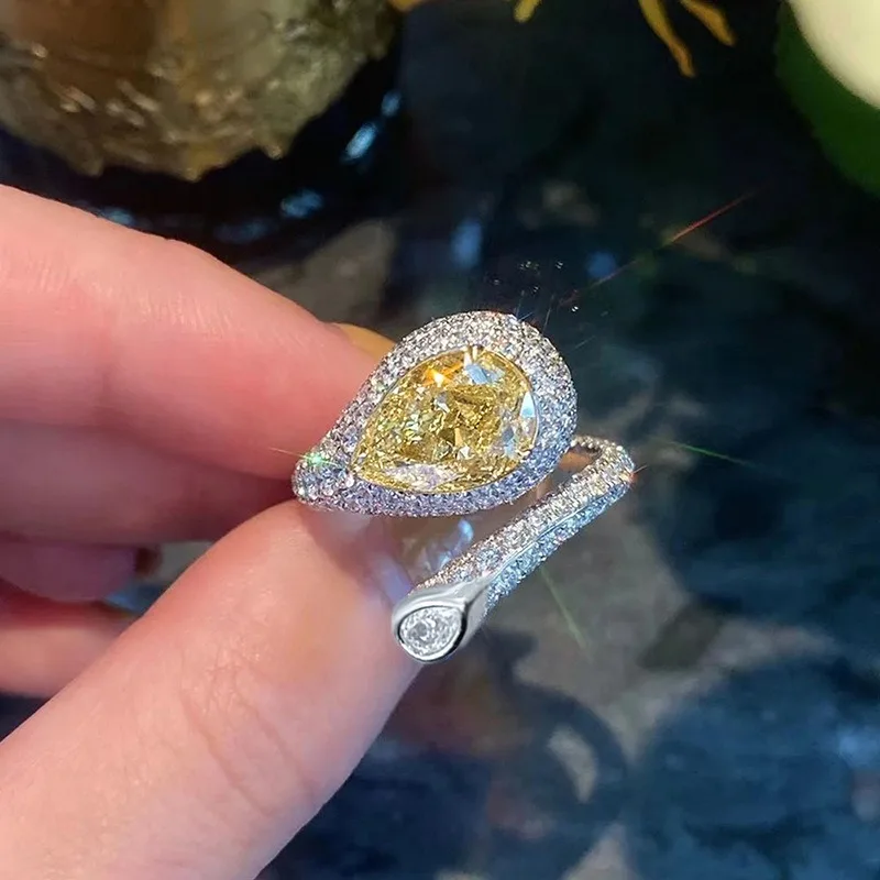 Jianjie Sparking Yellow Water Drop Moissanite Adjusted Open Rings for Women Shining Zirconia Dance Party Dainty Ring Jewelry
Jianjie Sparking Yellow Water Drop Moissanite Adjusted Open Rings for Women Shining Zirconia Dance Party Dainty Ring Jewelry