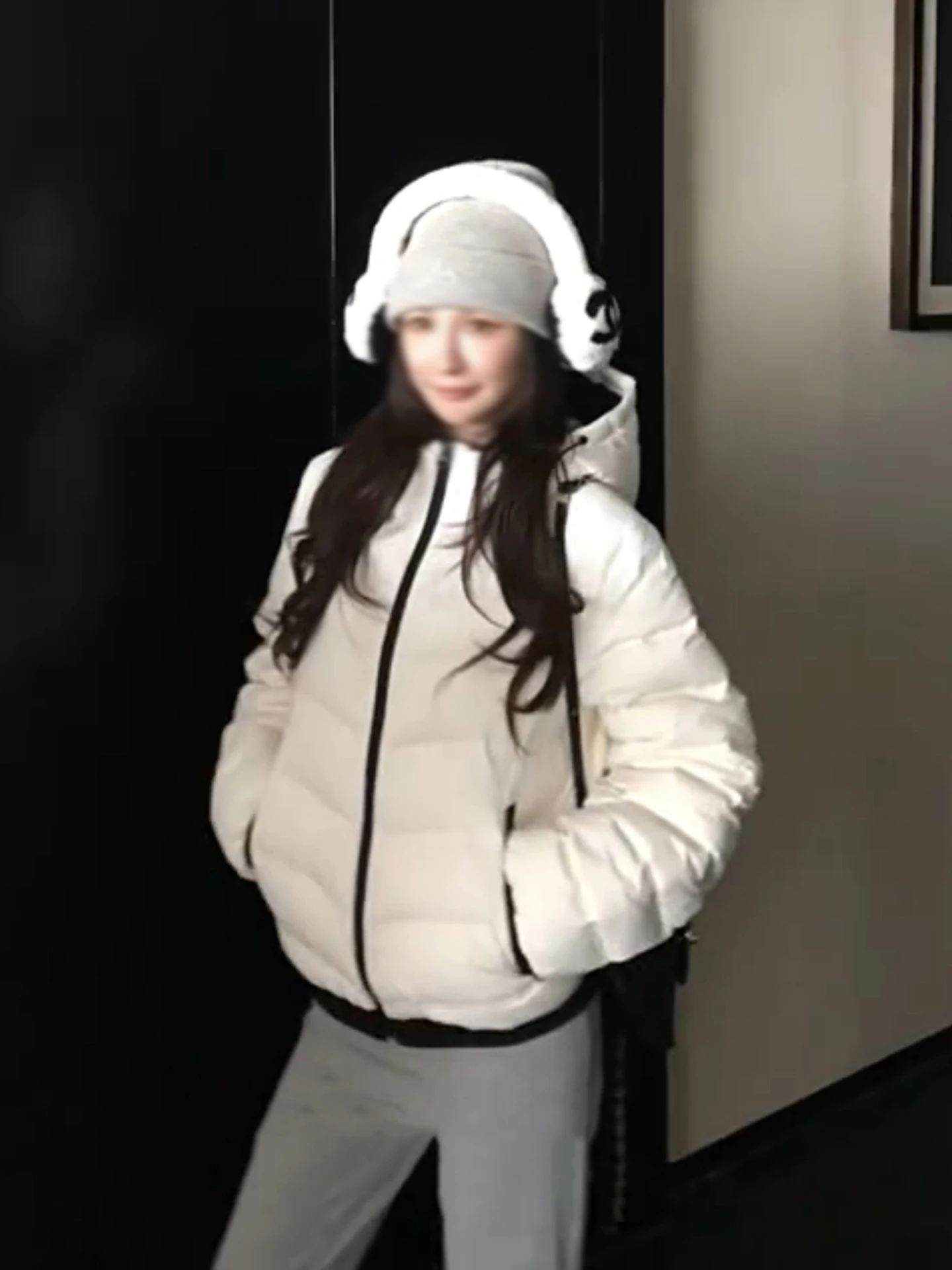 Retro American White Hooded down Cotton Jacket Women Winter Cold Resistance Thickened Warmth Bread Style Coat Long Sleeve Zipper
Retro American White Hooded down Cotton Jacket Women Winter Cold Resistance Thickened Warmth Bread Style Coat Long Sleeve Zipper
