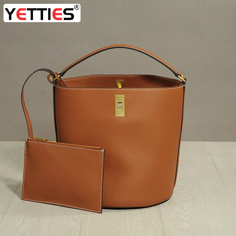 2024 New Women's Cowhide Bucket Bag Large Capacity Casual Lock Buckle Handbag Composite Bag Simple One Shoulder Crossbody Bag
2024 New Women's Cowhide Bucket Bag Large Capacity Casual Lock Buckle Handbag Composite Bag Simple One Shoulder Crossbody Bag