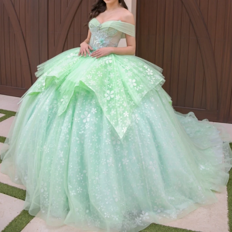 Green Shiny Quinceanera Dresses Ball Gown Off The Shoulde Sequin Applique Lace Beading Tull Corset Sweet 16 Dress Vestidos 15 De
Green Shiny Quinceanera Dresses Ball Gown Off The Shoulde Sequin Applique Lace Beading Tull Corset Sweet 16 Dress Vestidos 15 De
