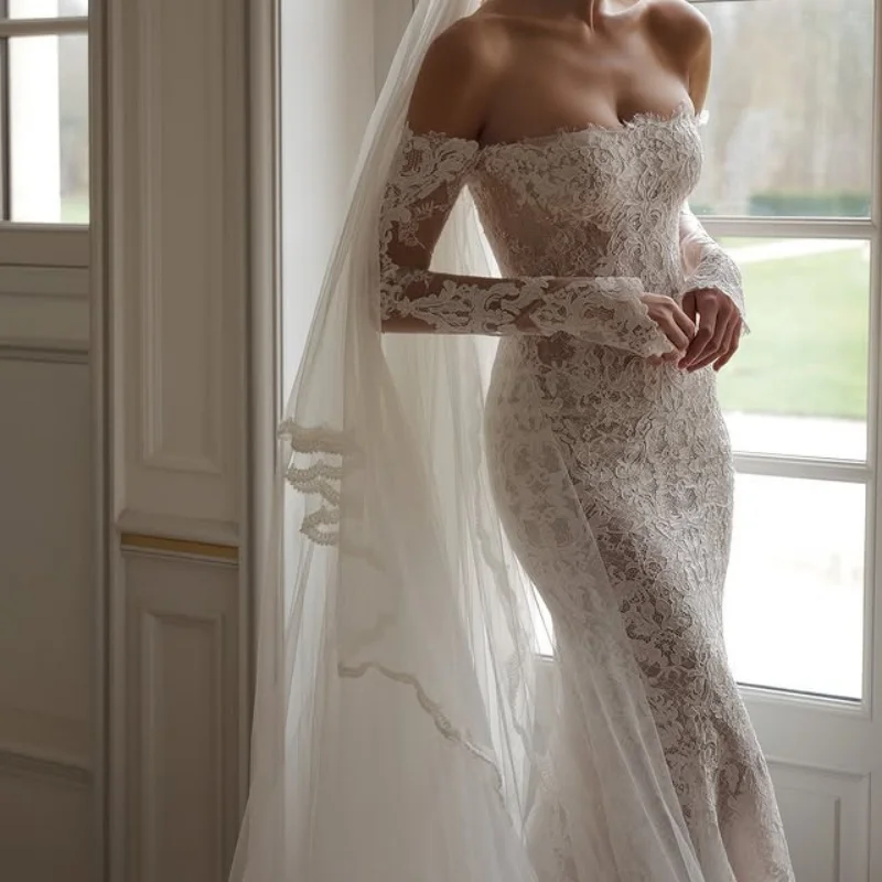 Customized simple White satin Ball Gown Royal Wedding Dresses Long tail Lace applique Long sleeves Made Robe De
Customized simple White satin Ball Gown Royal Wedding Dresses Long tail Lace applique Long sleeves Made Robe De