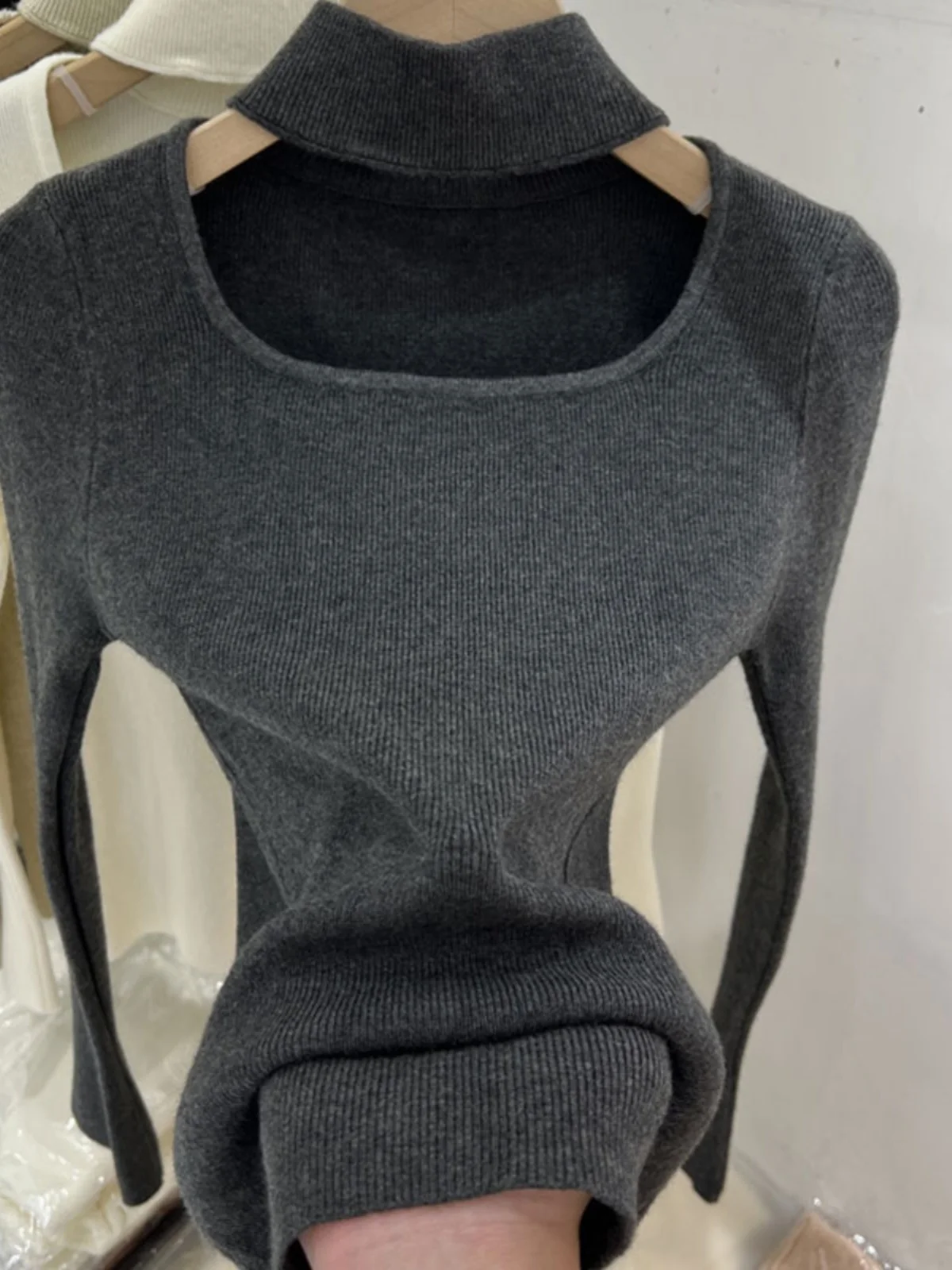 Women's Knitted Long Sleeve Hollow out Neckline Sweater Half High Collar Fashionable Inner Wear Base Shirt Top for Autumn Winter
Women's Knitted Long Sleeve Hollow out Neckline Sweater Half High Collar Fashionable Inner Wear Base Shirt Top for Autumn Winter