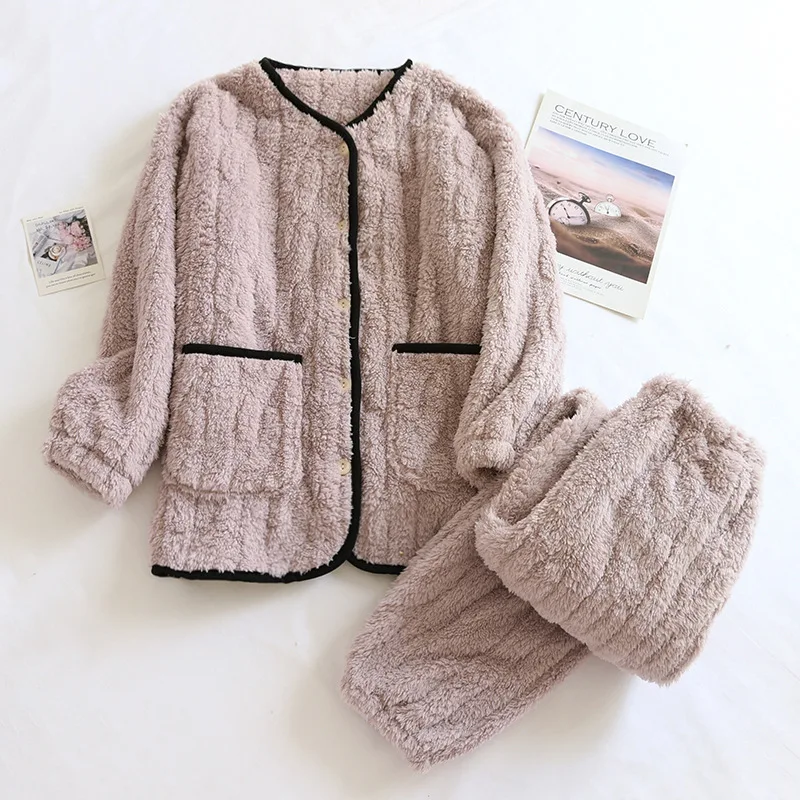 New winter women's flannel pajamas set coral fleece ladies thickened warm home clothes long-sleeved trousers two-piece set
New winter women's flannel pajamas set coral fleece ladies thickened warm home clothes long-sleeved trousers two-piece set