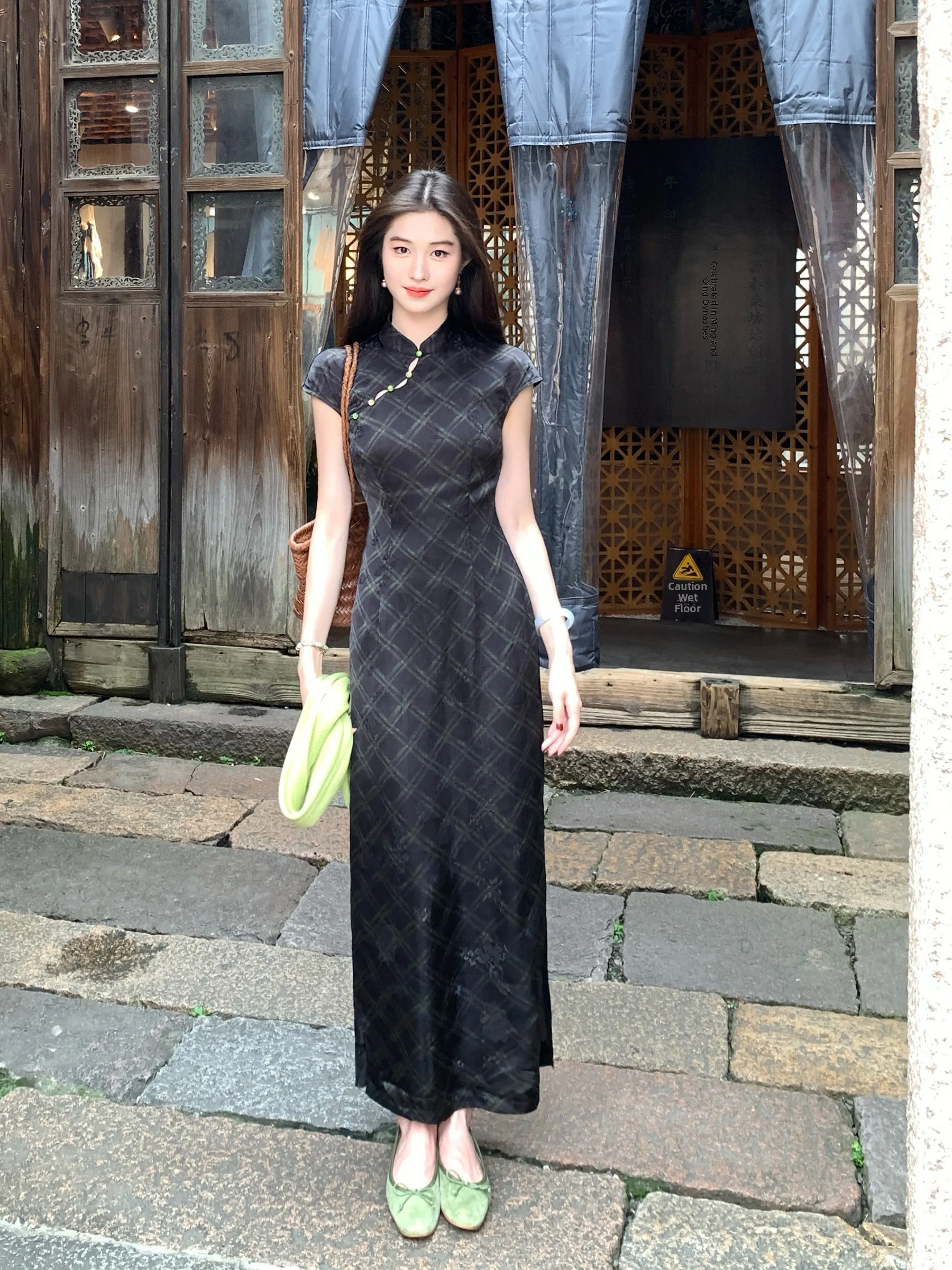 Lingan Zhihe, новый китайский клетчатый принт, модифицированное женское летнее платье с вырезом на талии, длинное платье в стиле ретро...
Lingan Zhihe, новый китайский клетчатый принт, модифицированное женское летнее платье с вырезом на талии, длинное платье в стиле ретро...