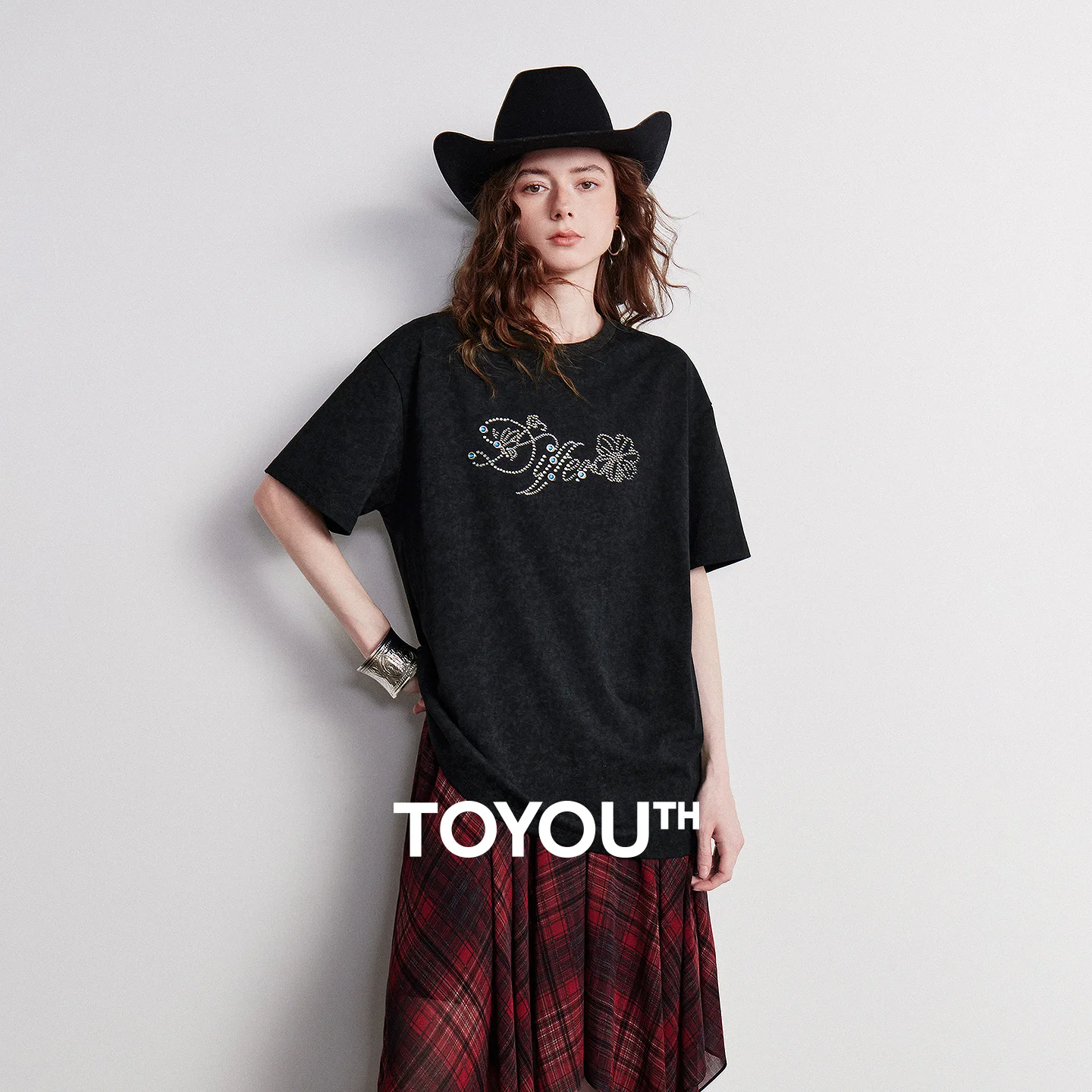 TOYOUTH Women Cotton T-Shirt 2026 Summer New Rhinestone Batik Crew Neck Loose Niche Cool Pullover Tops
TOYOUTH Women Cotton T-Shirt 2026 Summer New Rhinestone Batik Crew Neck Loose Niche Cool Pullover Tops