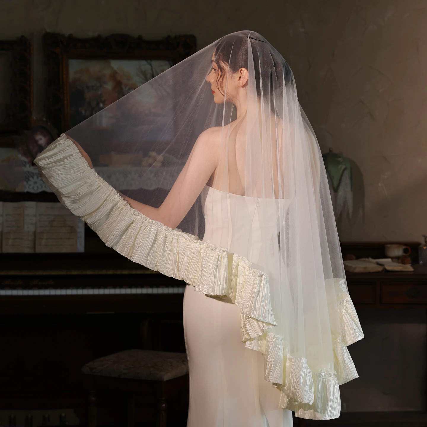 V524 Luxury Champagne Edged Bridal Veil Vintage Style Wedding Dress Photography Outdoor Shooting Wedding Gown Accessory
V524 Luxury Champagne Edged Bridal Veil Vintage Style Wedding Dress Photography Outdoor Shooting Wedding Gown Accessory