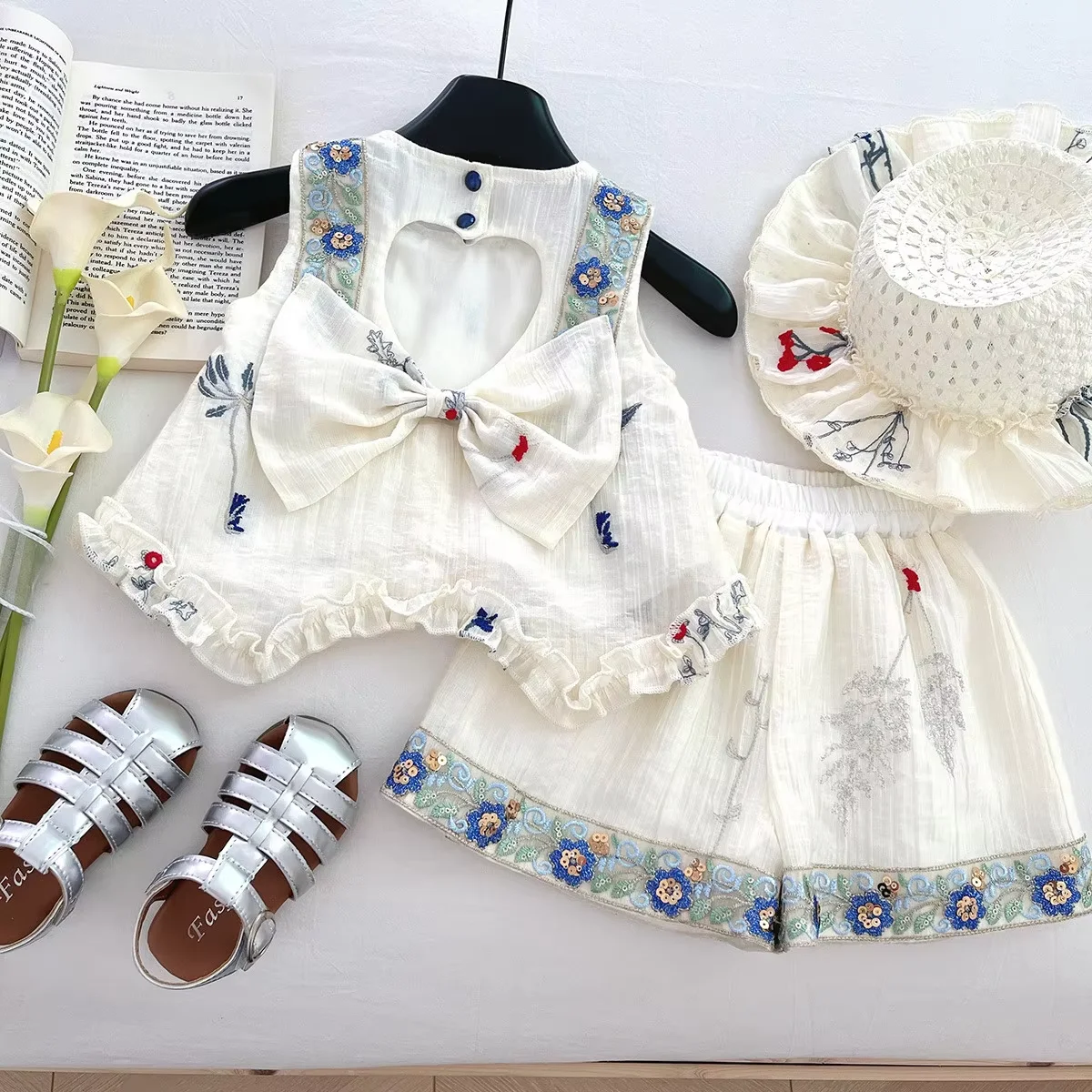 Girls Summer Set Thin Hollow out Sleeveless Top And Shorts Set Children's Fashionable Two-Piece Outfit for Babies 2 3 5 7 9 Y
Girls Summer Set Thin Hollow out Sleeveless Top And Shorts Set Children's Fashionable Two-Piece Outfit for Babies 2 3 5 7 9 Y