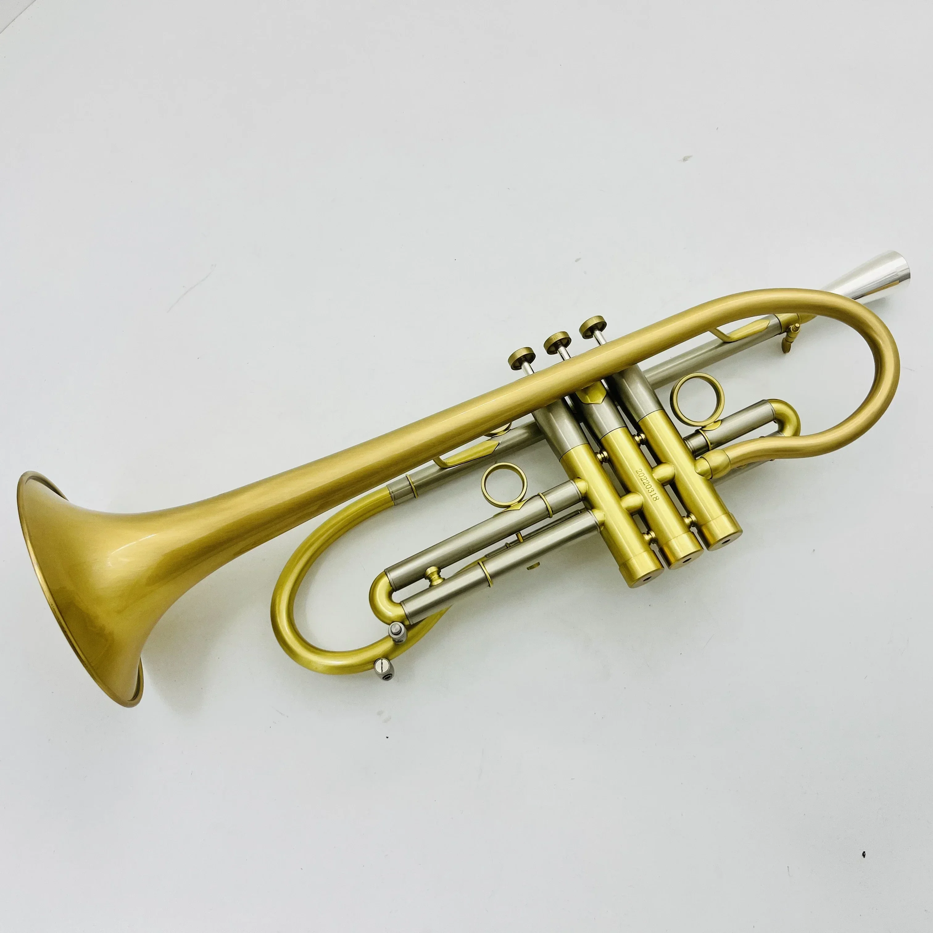 Bb Trumpet Advanced Gold Copper Material Brass Instruments With Case Mouthpiece Free Custom Logo
Bb Trumpet Advanced Gold Copper Material Brass Instruments With Case Mouthpiece Free Custom Logo