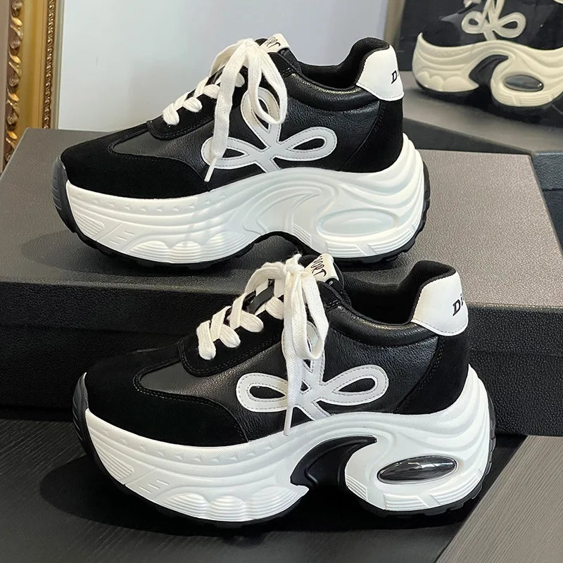 Two Tone Patchwork Chunky Platform Dad Sneakers For Women 2026 Spring New Bow Shaped Side Cutout Design Lace Up Round Toe
Two Tone Patchwork Chunky Platform Dad Sneakers For Women 2026 Spring New Bow Shaped Side Cutout Design Lace Up Round Toe