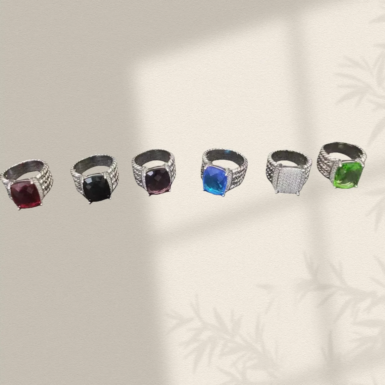 2025 рождественские новые ювелирные изделия, ретро-кольцо, трендовое модное простое спиральное кольцо с цветным кристаллом
2025 рождественские новые ювелирные изделия, ретро-кольцо, трендовое модное простое спиральное кольцо с цветным кристаллом