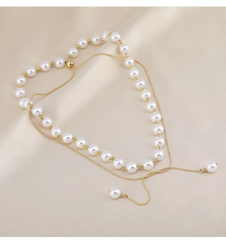 This necklace can be pulled out for women. It's a retro collarbone chain for two pairs 
This necklace can be pulled out for women. It's a retro collarbone chain for two pairs
