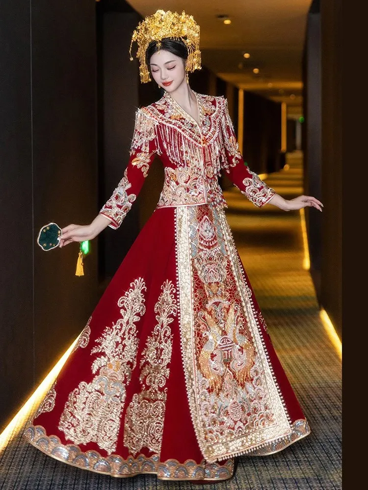 Новое свадебное платье для невесты, наряд в китайском стиле, тяжелая тостная корона Феникса и красная накидка
Новое свадебное платье для невесты, наряд в китайском стиле, тяжелая тостная корона Феникса и красная накидка