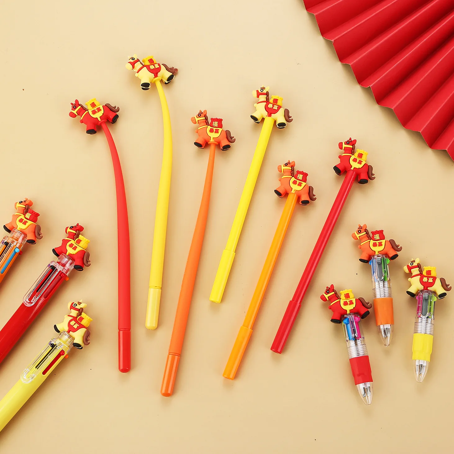 30 шт./лот, гелевые ручки с милой маленькой лошадью, разноцветные шариковые ручки с героями мультфильмов, канцелярские принадлежности на год лошади, подарок, детские школьные канцелярские принадлежности
30 шт./лот, гелевые ручки с милой маленькой лошадью, разноцветные шариковые ручки с героями мультфильмов, канцелярские принадлежности на год лошади, подарок, детские школьные канцелярские принадлежности