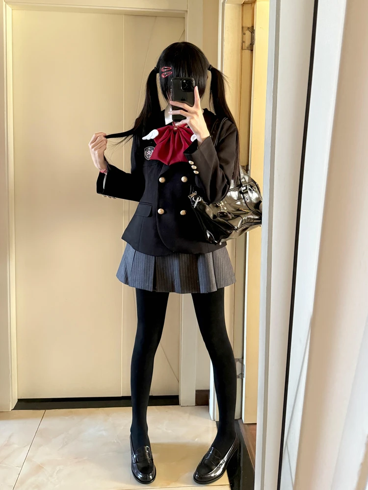 School Girl Style Double Breasted Suit Jacket with Waist Cinching Long Sleeve Black Wings Design Women's Fashion Outerwear
School Girl Style Double Breasted Suit Jacket with Waist Cinching Long Sleeve Black Wings Design Women's Fashion Outerwear
