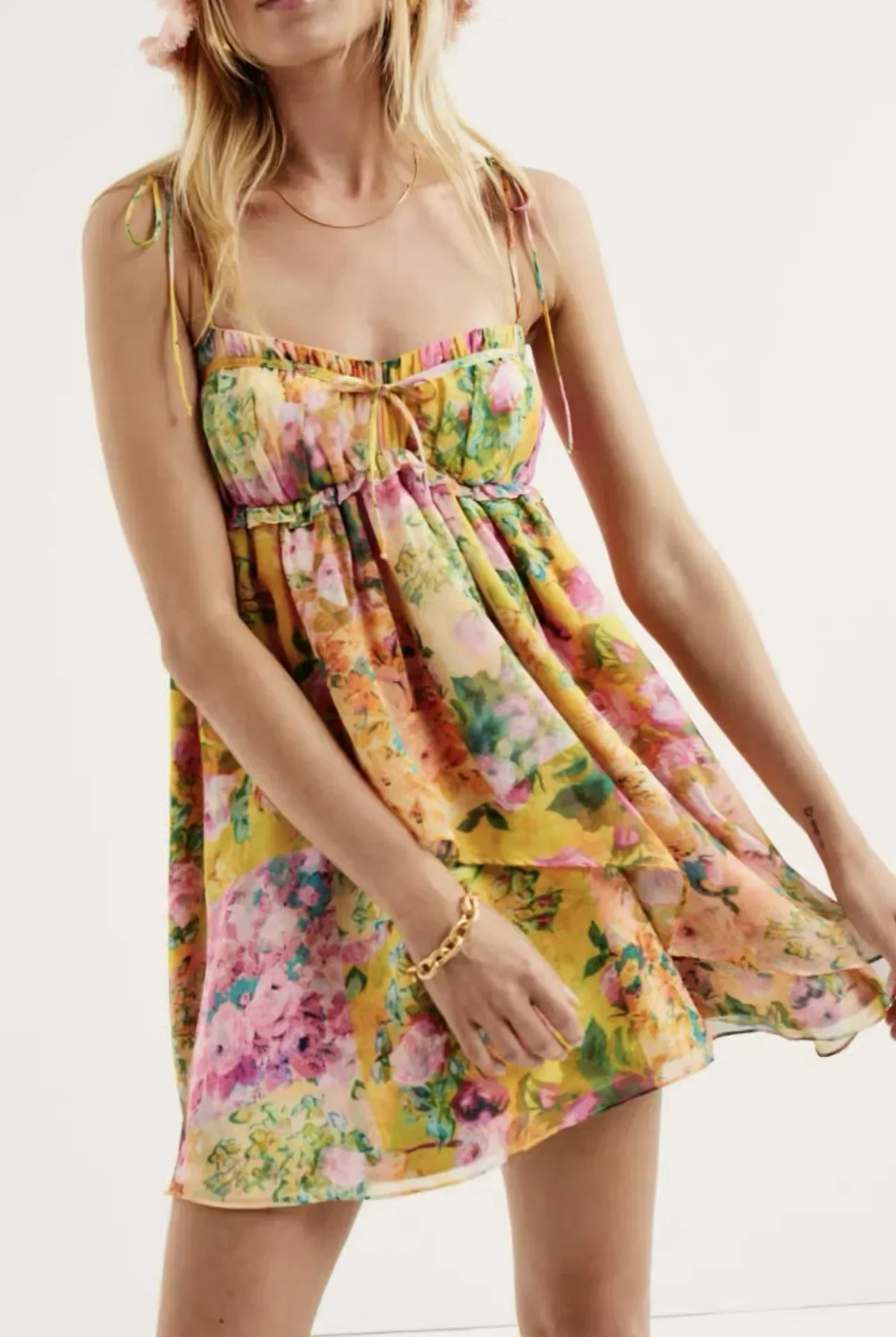 Double-shouldered Lace-up Dress for Women French Niche Fungus Lace-up Color-blocked Floral Seaside Resort Slip Dresses
Double-shouldered Lace-up Dress for Women French Niche Fungus Lace-up Color-blocked Floral Seaside Resort Slip Dresses