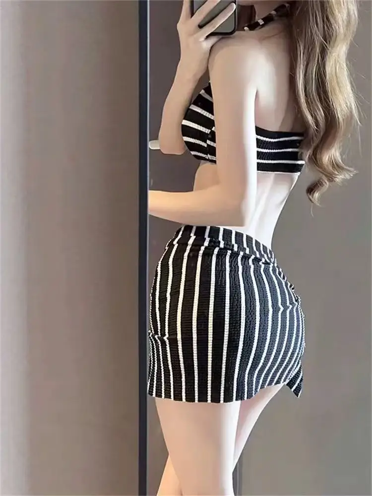 Женский раздельный купальник в полоску из двух частей: топ и плавки, для пляжа и термальных источников, сексуальный, из нейлона, с подкладкой на груди
Женский раздельный купальник в полоску из двух частей: топ и плавки, для пляжа и термальных источников, сексуальный, из нейлона, с подкладкой на груди