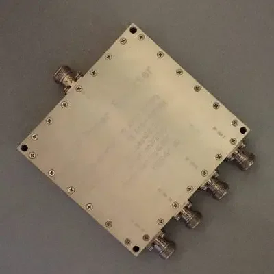 High-power UHF Outdoor 4 Power Divider 470~810 MHz Digital TV Point Complementer Dedicated
High-power UHF Outdoor 4 Power Divider 470~810 MHz Digital TV Point Complementer Dedicated